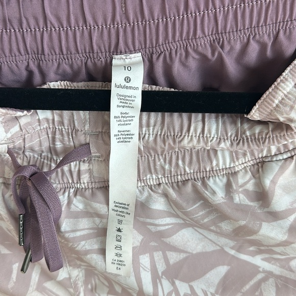 Reversible Lululemon shorts, size 10 - Picture 4 of 6